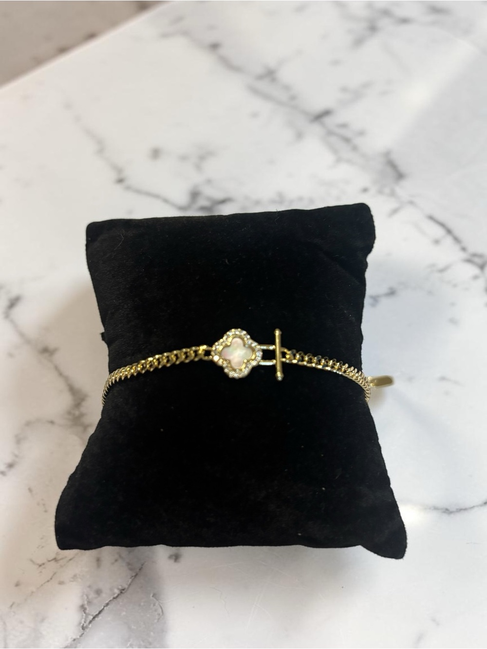 Gold Clover Chain Bracelet with Mother-of-Pearl Center
